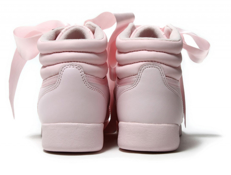 Купити оптом Жіночі кросівки Reebok Freestyle Hi Steals Hearts Hi Satin Bow CM8905 - Фото 3